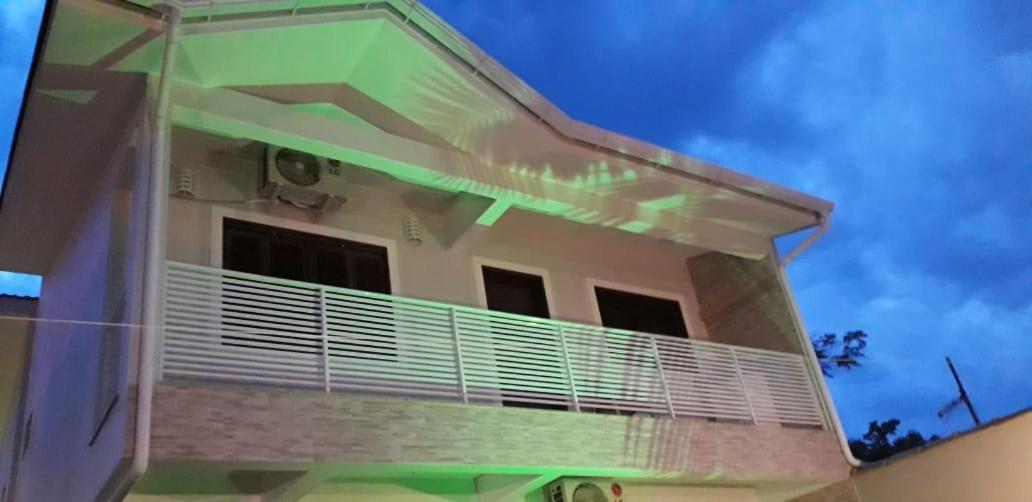 شقة Residencial Franca غاروبابا المظهر الخارجي الصورة