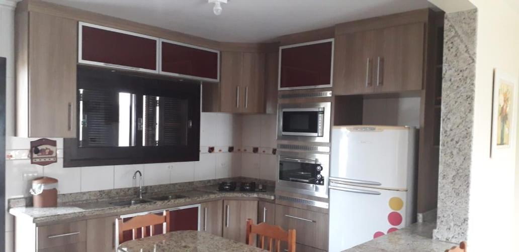 شقة Residencial Franca غاروبابا المظهر الخارجي الصورة